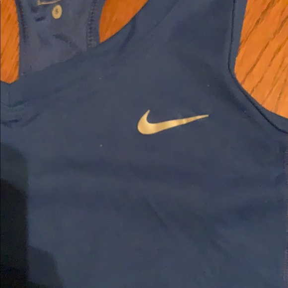 Nike dryfit tank - Picture 2 of 4